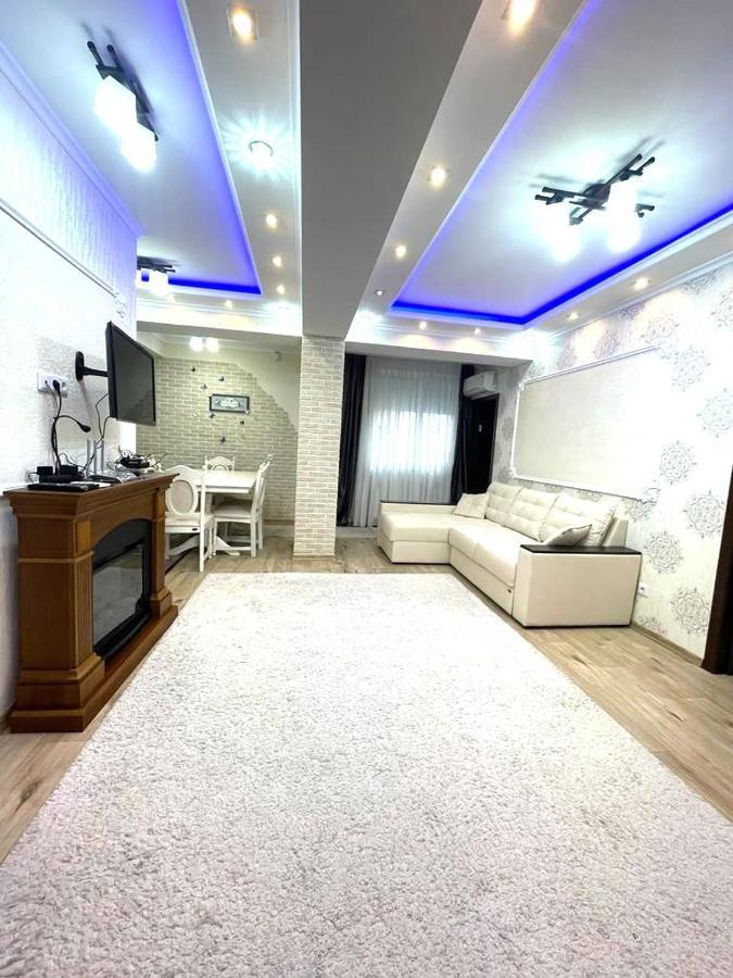 Large Apartment !!!Ciuflea Str. Chisinau Exterior photo